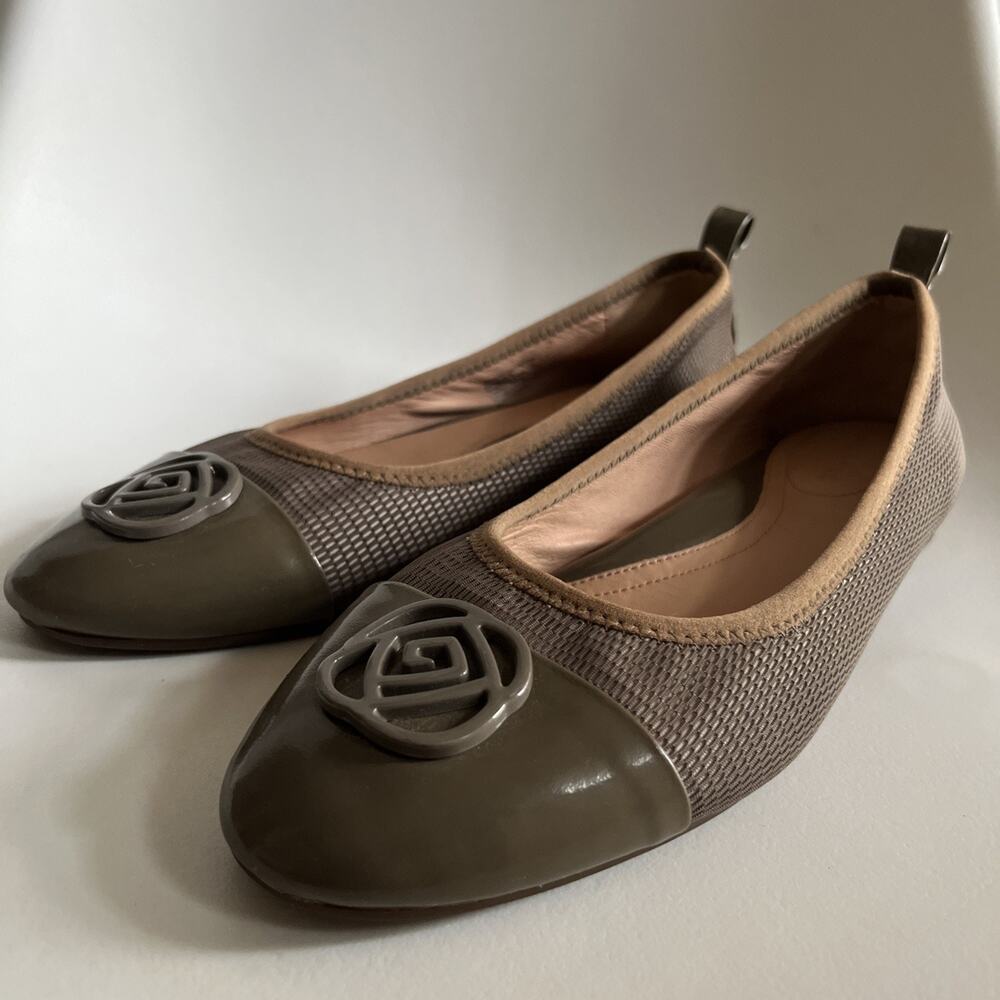 Taryn Rose Paige Ballet Flats Womens 8.5B Taupe Brown Two Tone Cap Toe
